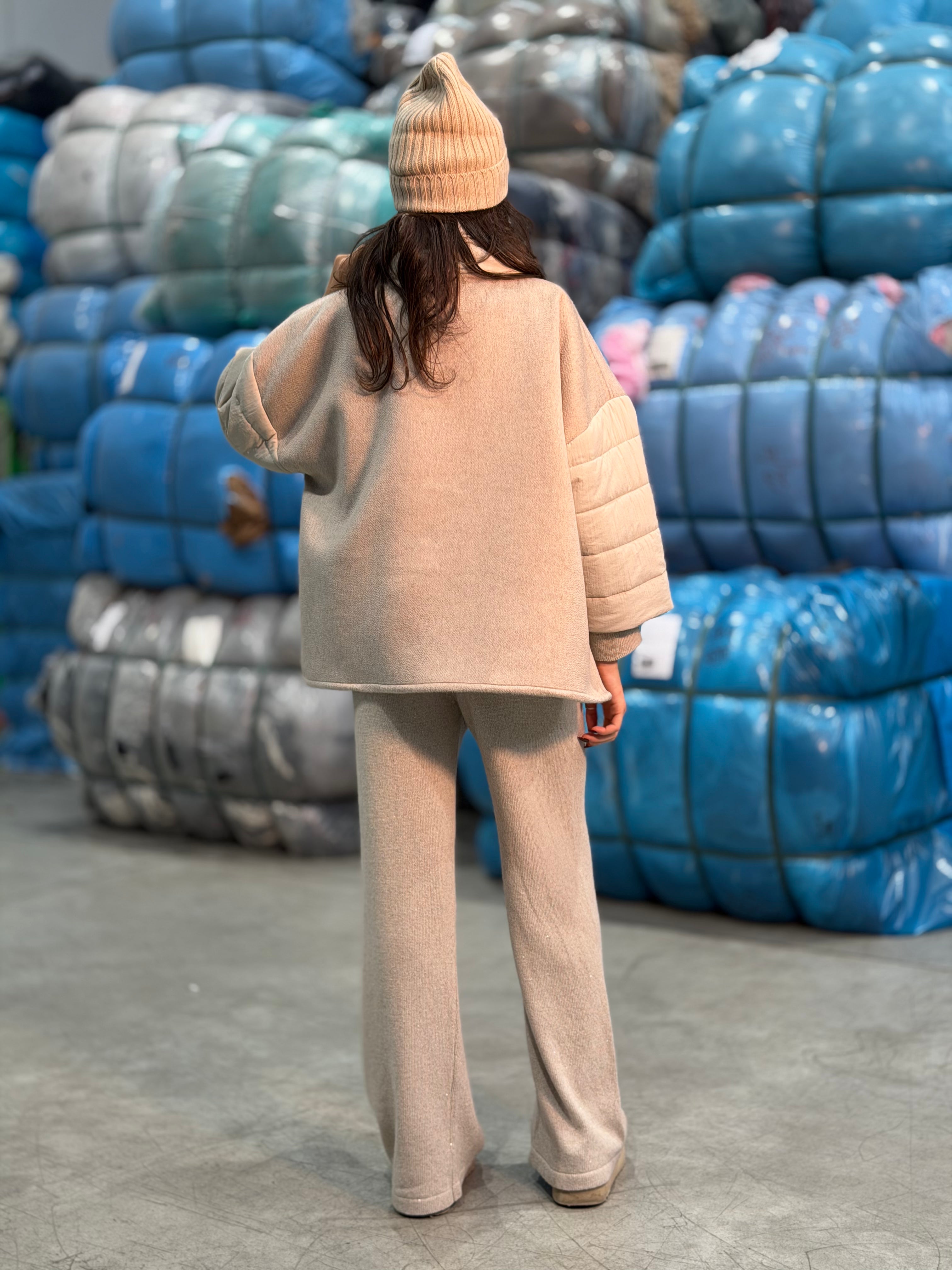 Mantella con maniche in piumino