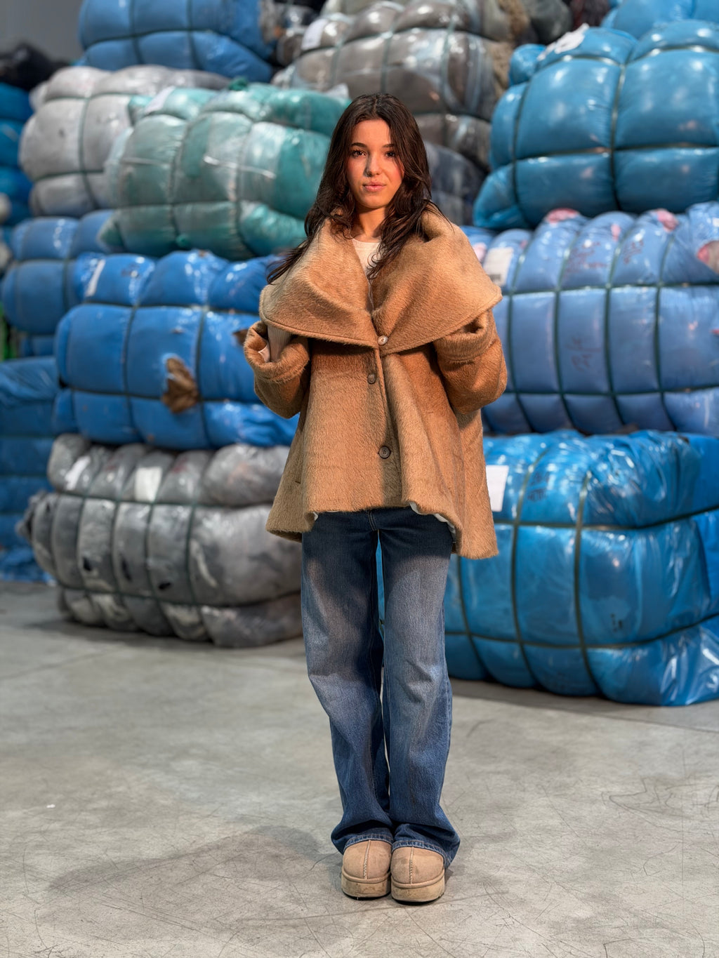 Cappotto corto con Collo Cammello con pelo