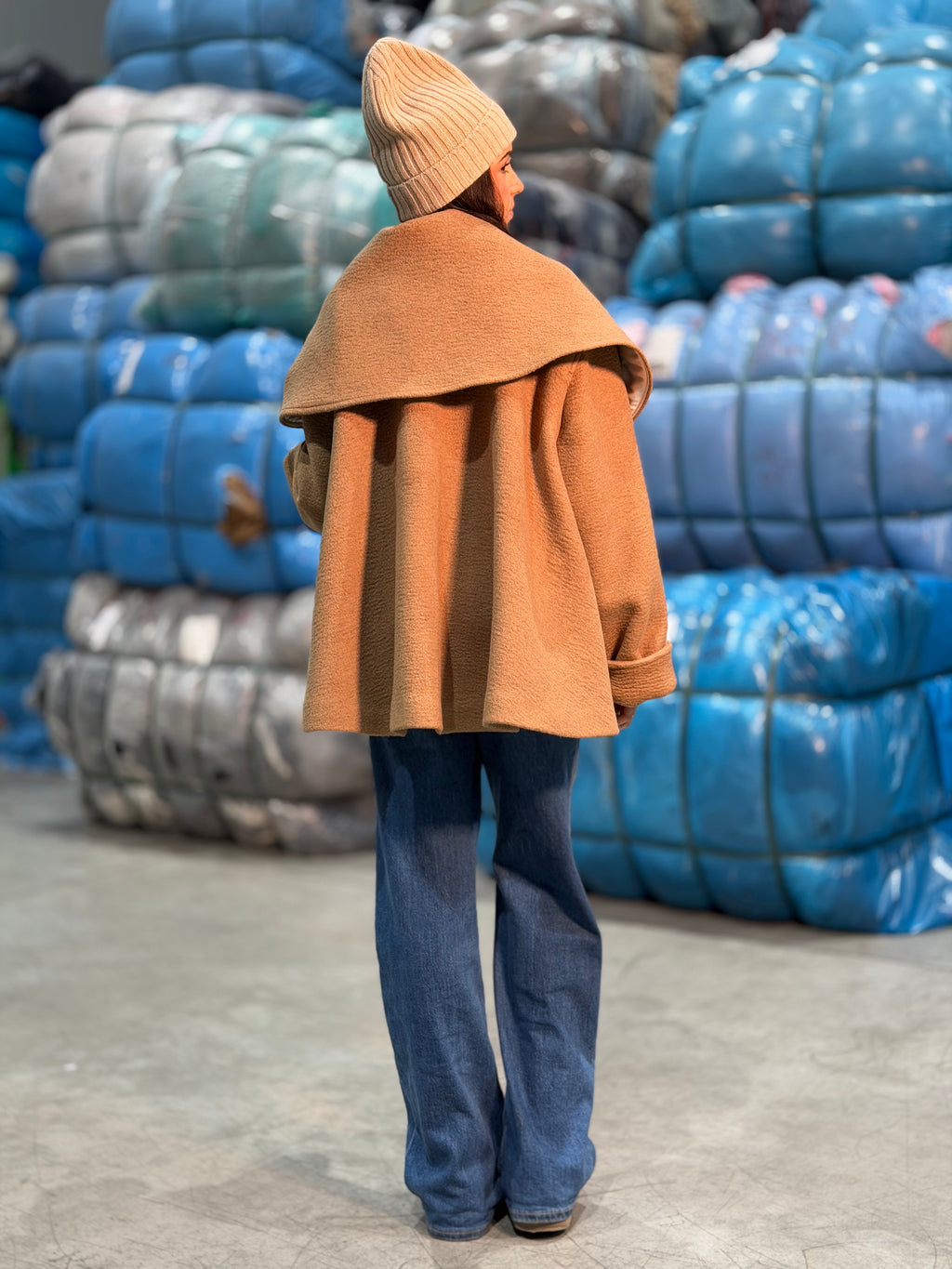 Cappotto corto con Collo Cammello Raso