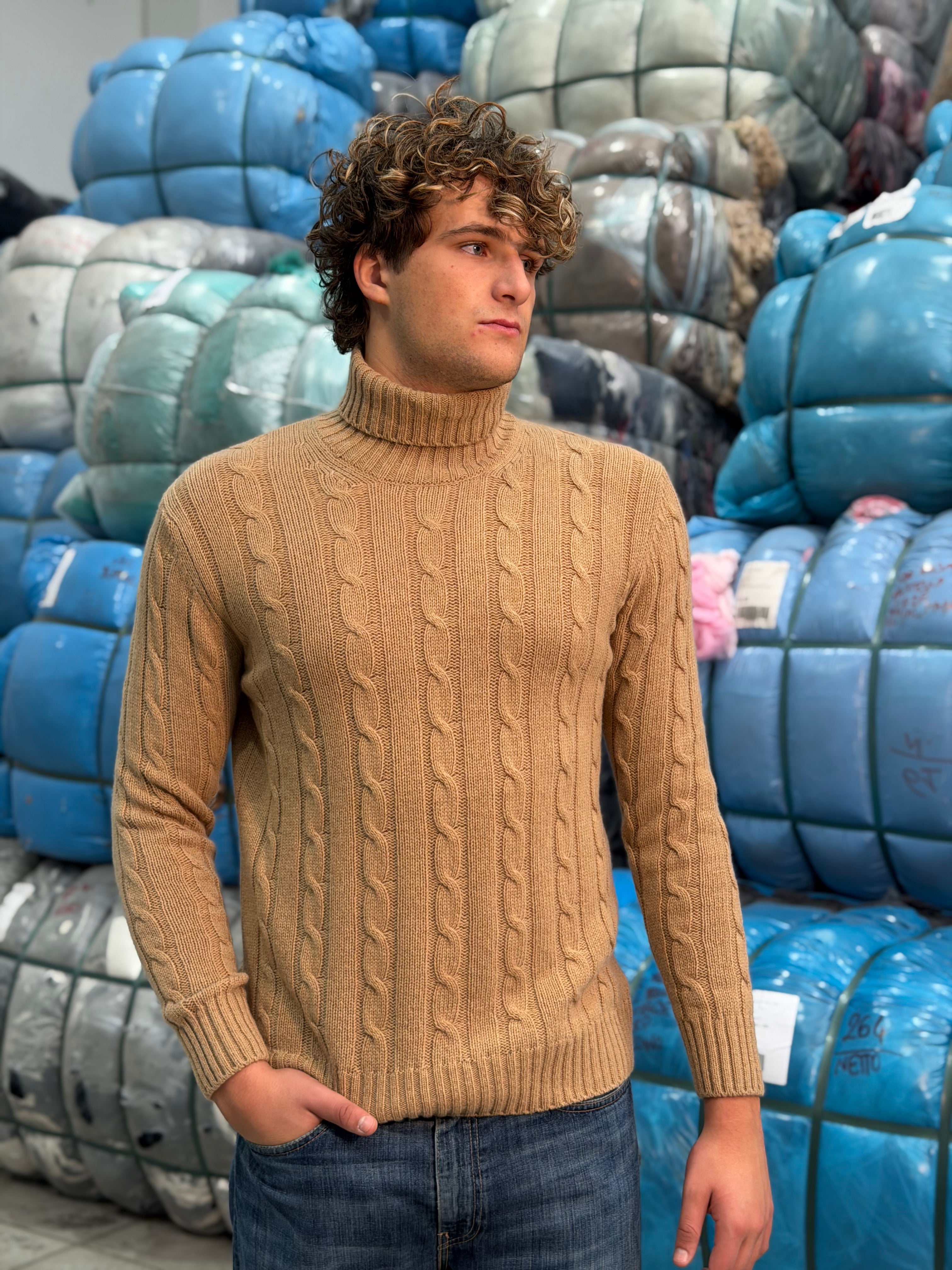 Collo Alto Treccia Uomo