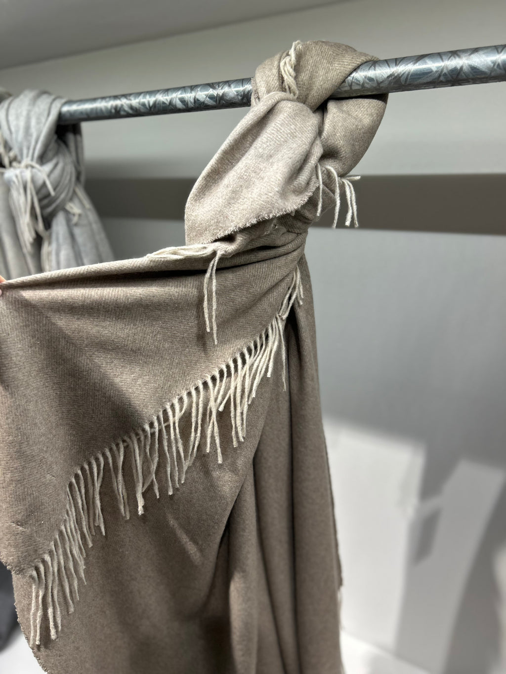 Coperta Mantella - Sabbia con Peneri Bianchi